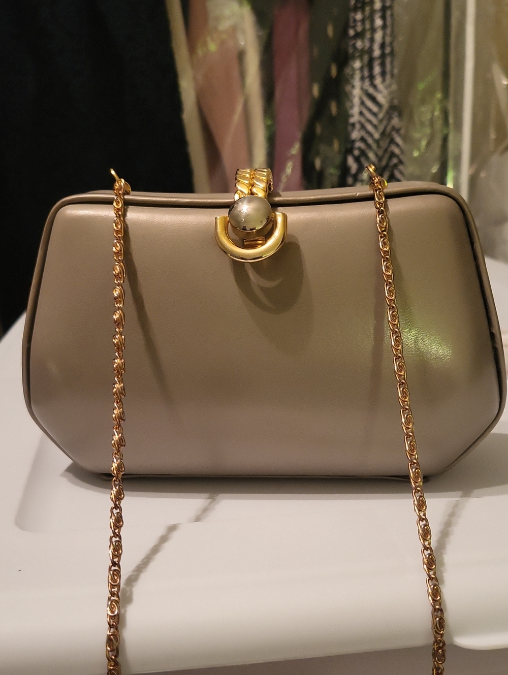 Elegant Taupe Crossbody Bag with Gold Chain By Formell By Paris. - Picture 2 of 14